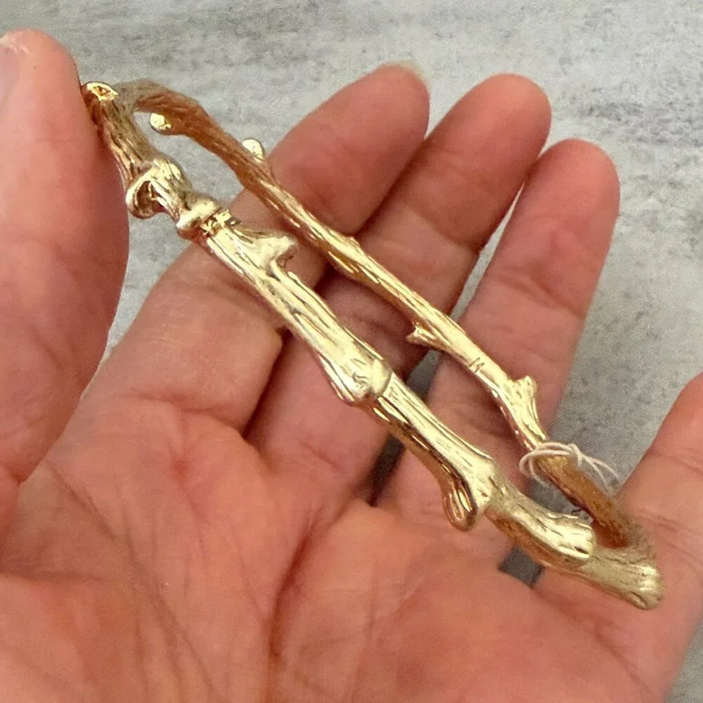 NWT Lia Sophia Out on a Limb Twig Branch Gold Tone Bangle Bracelet M/L 2.75